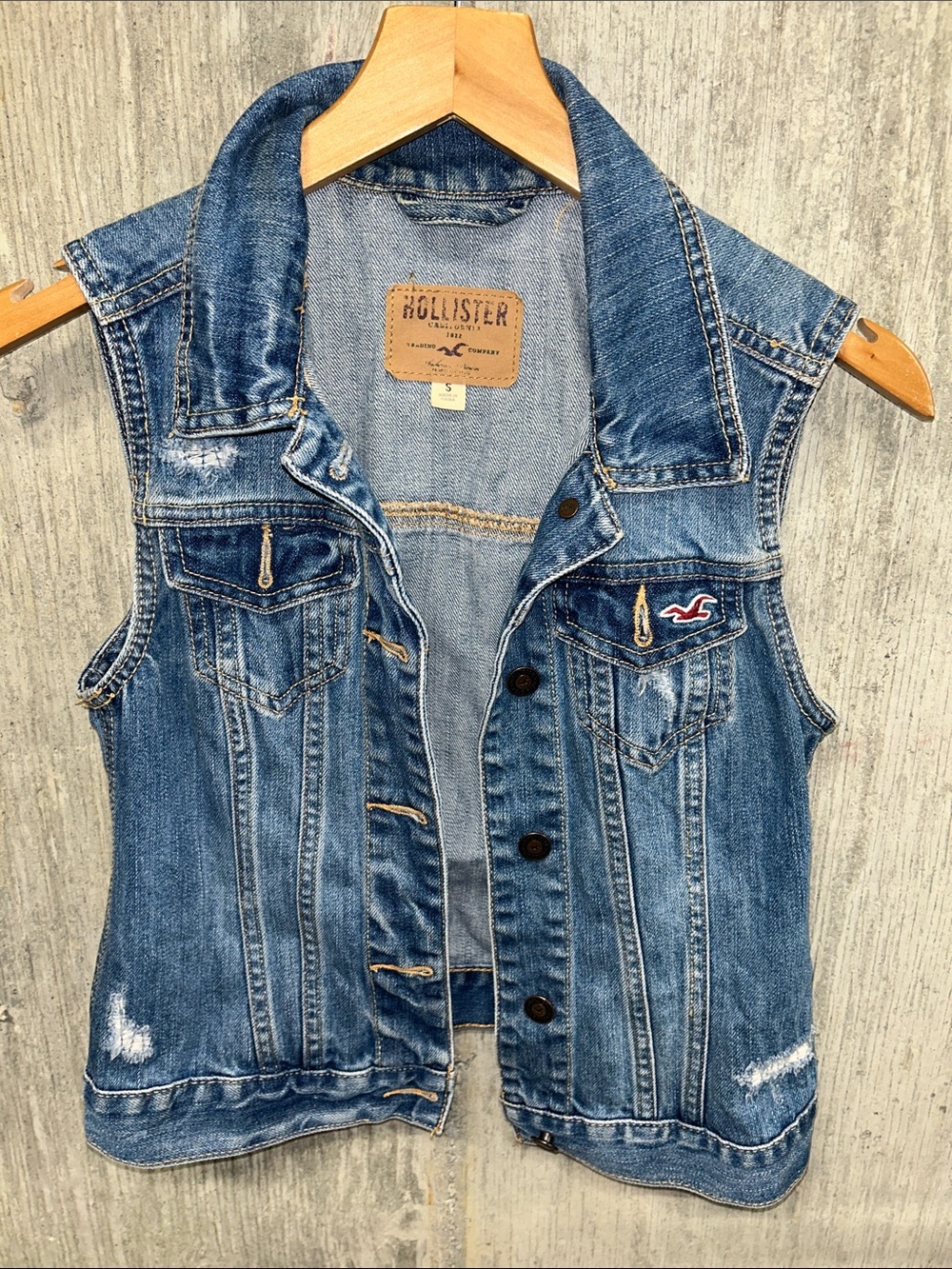 Hollister Distressed Sleeveless Denim Jacket - Light Blue